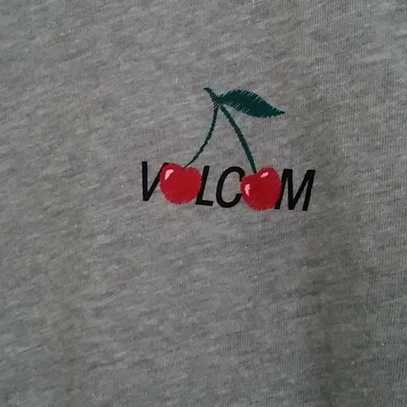 NWT Volcom T-shirt - Picture 1 of 3
